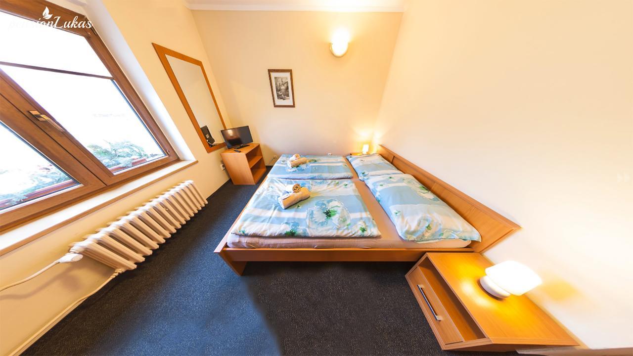 Pension Lukas Karlovy Vary Habitación foto